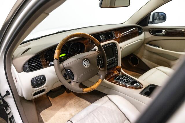 Jaguar XJ 4.2 V8 Sovereign SWB Btw auto, Fiscale waarde � 6.000,- � 28.884.30 Ex B.T.W DEALER AUTO 1 owner