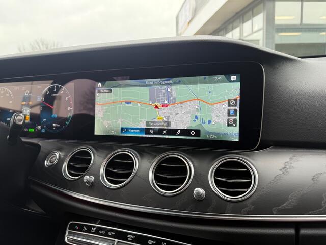 Mercedes-Benz E-Klasse 300 De AUTOMAAT AVANTGARDE NAVI PDC-CAMERA STOELVERW.