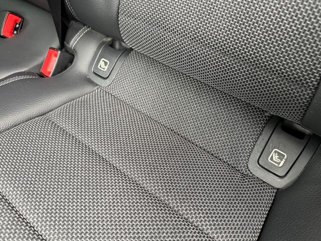 Mercedes-Benz E-Klasse 300 De AUTOMAAT AVANTGARDE NAVI PDC-CAMERA STOELVERW.