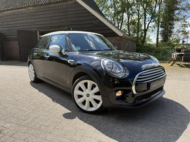 Mini Cooper Mini 1.5 Pepper. ,17, multi media,cruise. Zeer mooi 