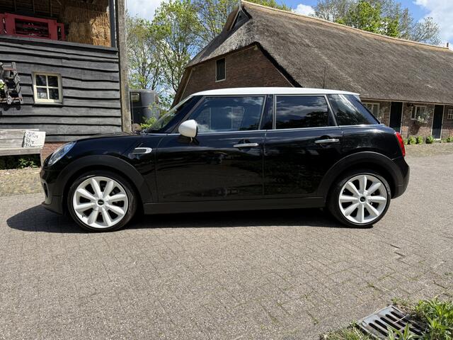 Mini Cooper Mini 1.5 Pepper. ,17, multi media,cruise. Zeer mooi 