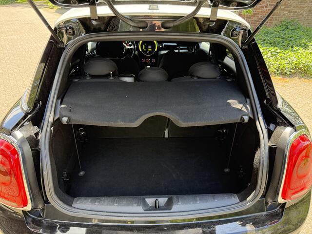 Mini Cooper Mini 1.5 Pepper. ,17, multi media,cruise. Zeer mooi 