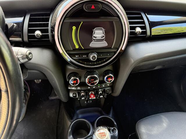 Mini Cooper Mini 1.5 Pepper. ,17, multi media,cruise. Zeer mooi 
