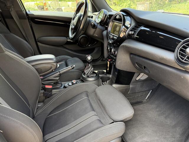 Mini Cooper Mini 1.5 Pepper. ,17, multi media,cruise. Zeer mooi 