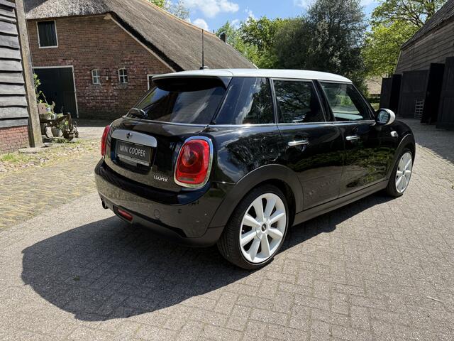 Mini Cooper Mini 1.5 Pepper. ,17, multi media,cruise. Zeer mooi 