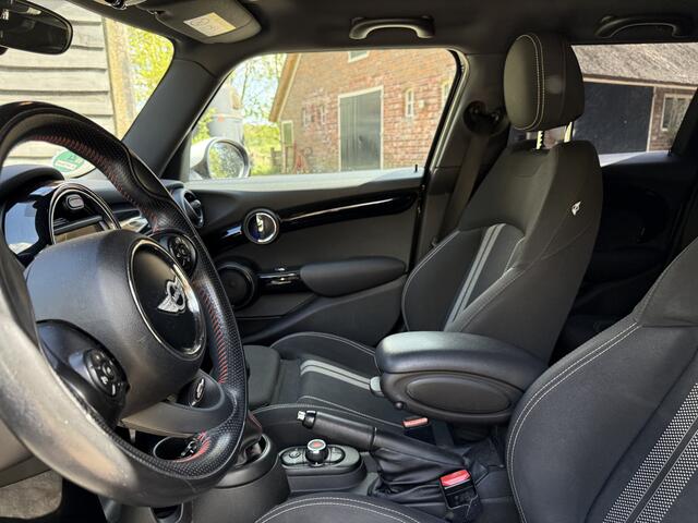 Mini Cooper Mini 1.5 Pepper. ,17, multi media,cruise. Zeer mooi 