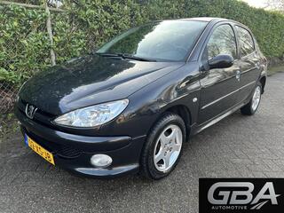PEUGEOT 206 1.4 Air-line 3 NIEUWE DISTRIBUTIERIEM APK