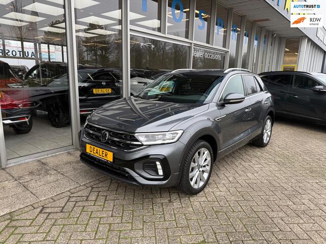 Volkswagen T-ROC 1.5 TSI R-Line Business 150PK / ACHTERUITRIJCAMERA / CARPLAY