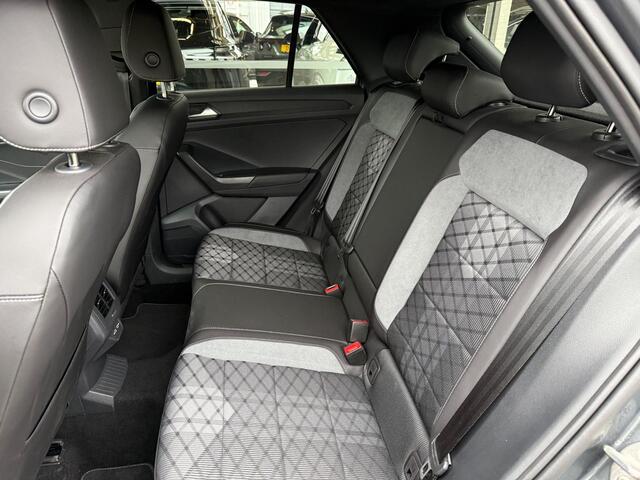 Volkswagen T-ROC 1.5 TSI R-Line Business 150PK / ACHTERUITRIJCAMERA / CARPLAY