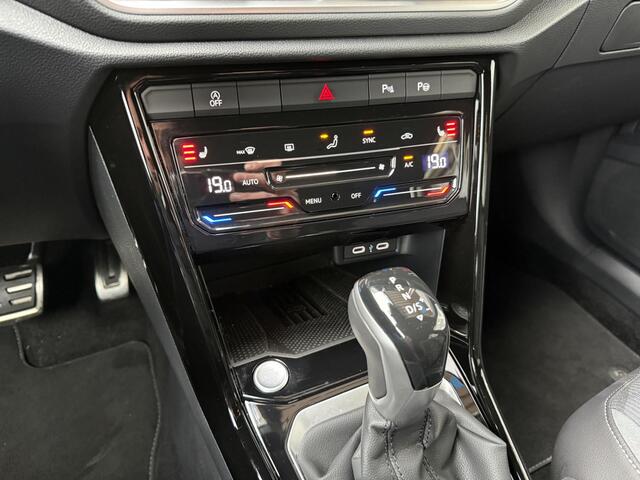 Volkswagen T-ROC 1.5 TSI R-Line Business 150PK / ACHTERUITRIJCAMERA / CARPLAY