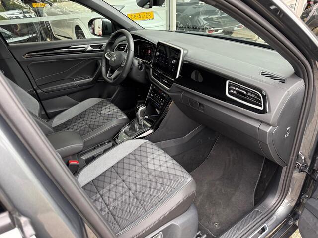 Volkswagen T-ROC 1.5 TSI R-Line Business 150PK / ACHTERUITRIJCAMERA / CARPLAY