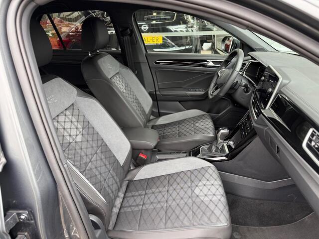 Volkswagen T-ROC 1.5 TSI R-Line Business 150PK / ACHTERUITRIJCAMERA / CARPLAY