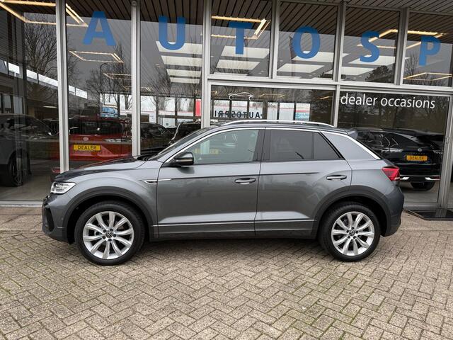 Volkswagen T-ROC 1.5 TSI R-Line Business 150PK / ACHTERUITRIJCAMERA / CARPLAY