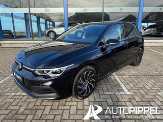 VOLKSWAGEN GOLF 1.5 eTSI Style | DSG | LED | Trekhaak | ACC | Navi | App-Conn. | Camera