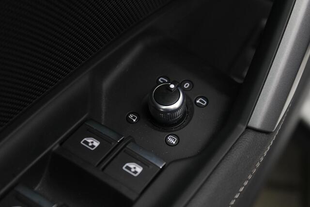 Audi A3 SPORTBACK 45 TFSI e S edition Competition | fabrieksgarantie | Panorama Dak | 3x S-line | Leer | ACC | Matrix