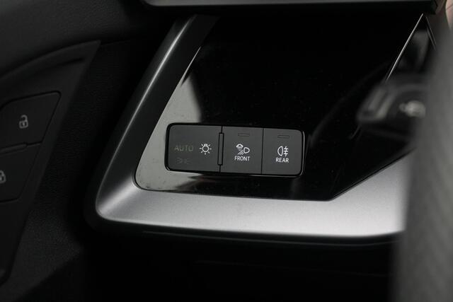 Audi A3 SPORTBACK 45 TFSI e S edition Competition | fabrieksgarantie | Panorama Dak | 3x S-line | Leer | ACC | Matrix
