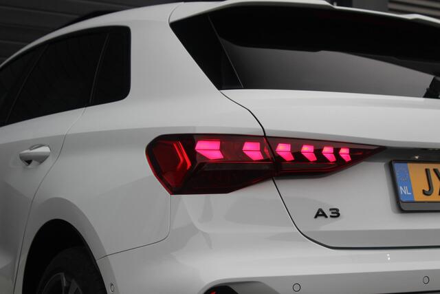 Audi A3 SPORTBACK 45 TFSI e S edition Competition | fabrieksgarantie | Panorama Dak | 3x S-line | Leer | ACC | Matrix