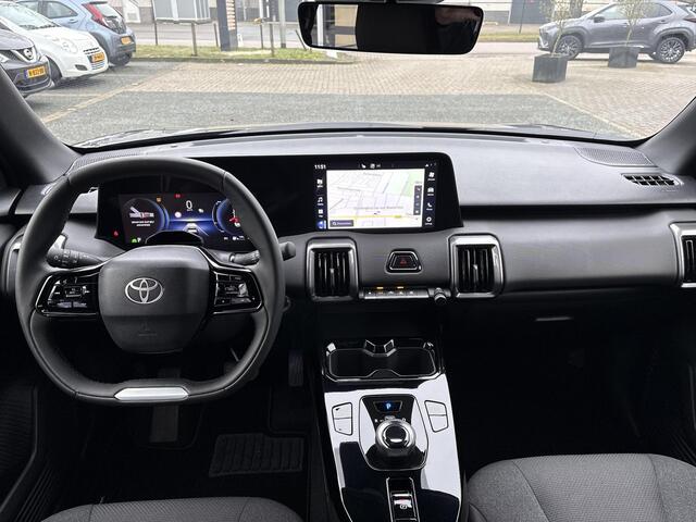Toyota Urban CRUISER Dynamic 61 kWh E AUTO/ ELEKTRISCH