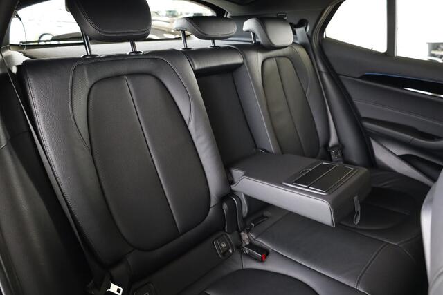 BMW X2 xDrive25e Leder 'Dakota' Schwarz | Navigatiesysteem | Stoelverwarming