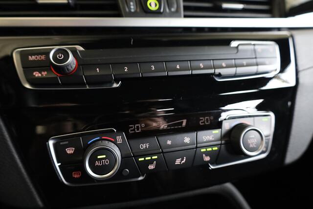 BMW X2 xDrive25e Leder 'Dakota' Schwarz | Navigatiesysteem | Stoelverwarming