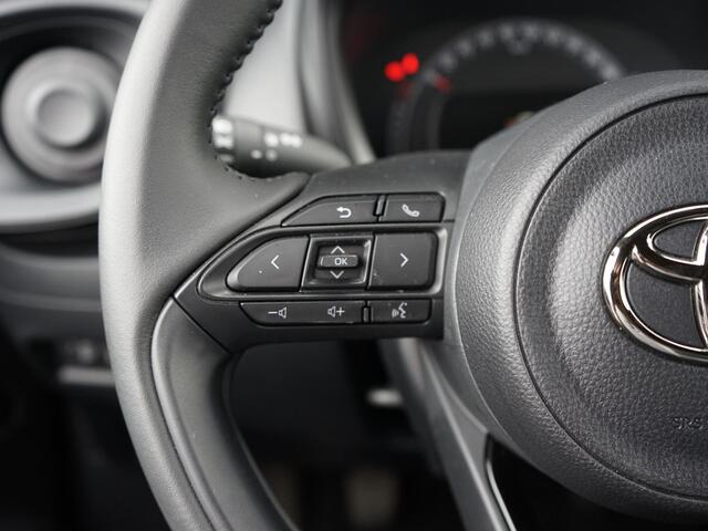 Toyota Aygo X 1.0 VVT-i MT Business 1ste eig. / Dealeronderh. / Smartphone Integratie / Adaptive Cruisecontrol / DAB radio / Achteruitrijcamera