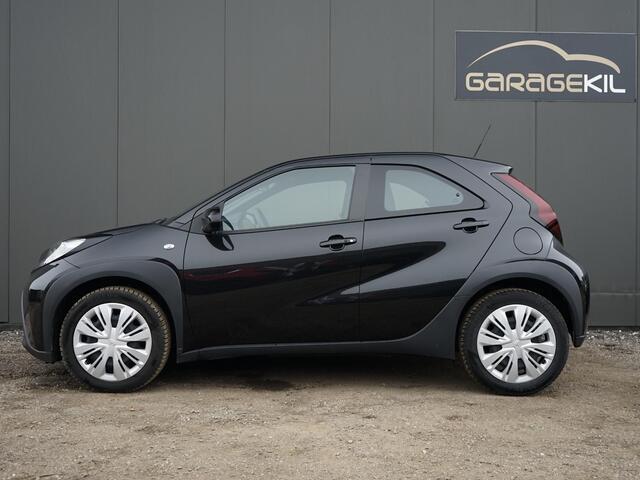 Toyota Aygo X 1.0 VVT-i MT Business 1ste eig. / Dealeronderh. / Smartphone Integratie / Adaptive Cruisecontrol / DAB radio / Achteruitrijcamera