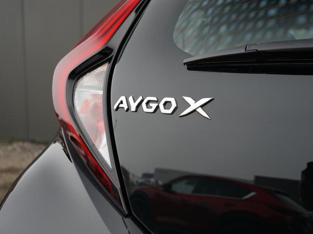 Toyota Aygo X 1.0 VVT-i MT Business 1ste eig. / Dealeronderh. / Smartphone Integratie / Adaptive Cruisecontrol / DAB radio / Achteruitrijcamera