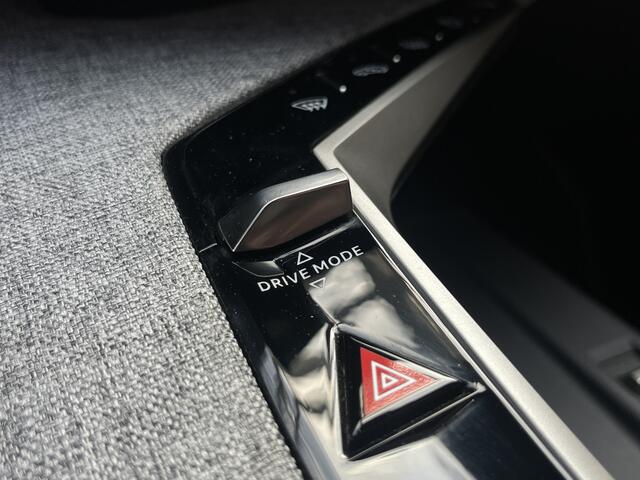 Peugeot 3008 Hybrid 145 GT | Stoel- en stuurverwarming | Elektrische achterklep | Keyless | Camera rondom |