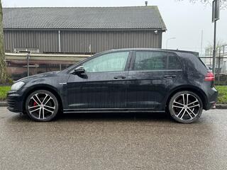 Volkswagen Golf VII