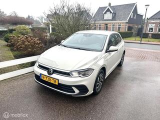 VOLKSWAGEN POLO 1.0 TSI 95PK LIFE NIEUW MODEL LED VERLICHTING CARPLAY NAVIGATIE ADAPTIEVE CRUISE CONTROLE PARKEERSENSOREN MOOIE AUTO!!