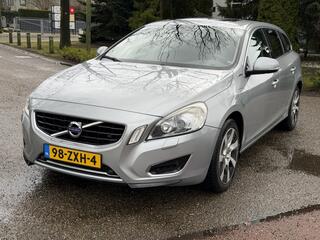 VOLVO V60 2.4 D6 AWD | NAVI | TREKHAAK | PANO | LEER | STOELVERW