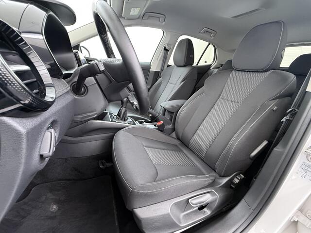 Skoda Fabia 96PK Navi Camera Pdc Apple Carplay Android Keyless Stoelverwarming Cruise Control ECC Lmv Isofix Privacyglas Led Smartlink Bluetooth Licht-/Rege