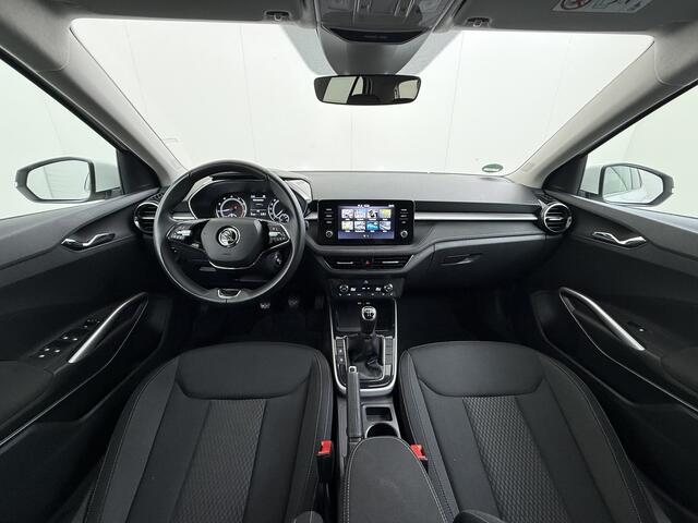 Skoda Fabia 96PK Navi Camera Pdc Apple Carplay Android Keyless Stoelverwarming Cruise Control ECC Lmv Isofix Privacyglas Led Smartlink Bluetooth Licht-/Rege