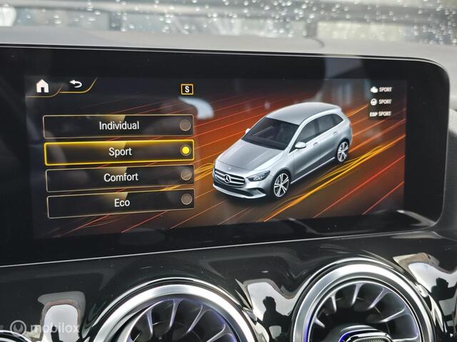 Mercedes-Benz B-Klasse 200 AMG 163 PK PANO DISTRONIC+ SFEER MEMORY