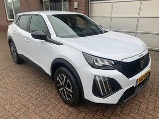 PEUGEOT 2008 1.2 PureTech 100 Trekhaak / Apple Carplay / Camera