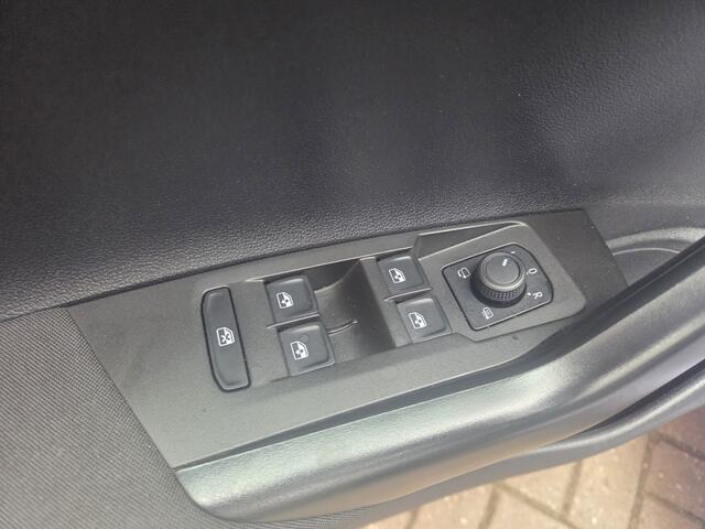 Volkswagen Polo 1.0 TSI Life Cruise control/ Navigatie/ Apple carplay- Android auto/ LM velgen/ Rijklaarprijs