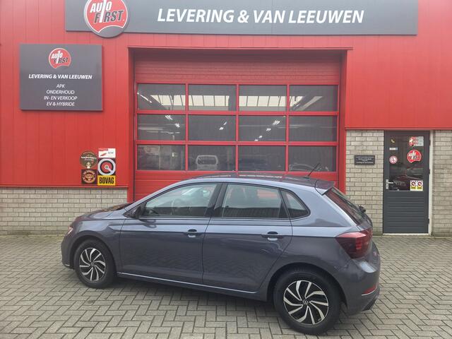 Volkswagen Polo 1.0 TSI Life Cruise control/ Navigatie/ Apple carplay- Android auto/ LM velgen/ Rijklaarprijs