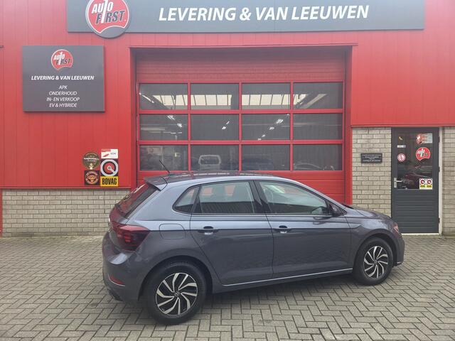 Volkswagen Polo 1.0 TSI Life Cruise control/ Navigatie/ Apple carplay- Android auto/ LM velgen/ Rijklaarprijs