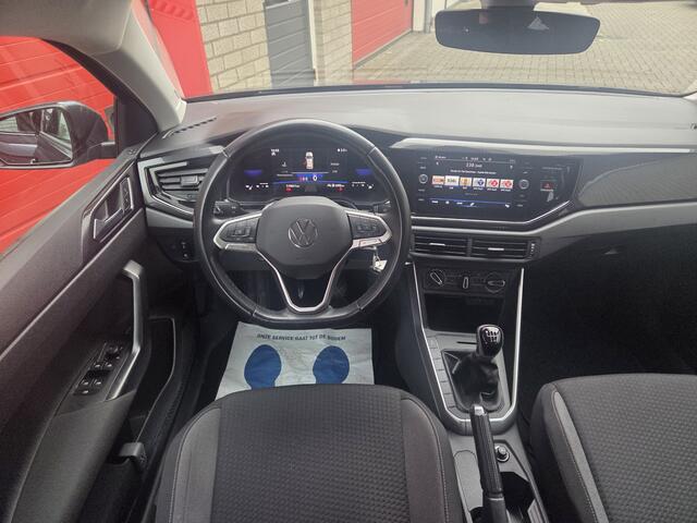 Volkswagen Polo 1.0 TSI Life Cruise control/ Navigatie/ Apple carplay- Android auto/ LM velgen/ Rijklaarprijs