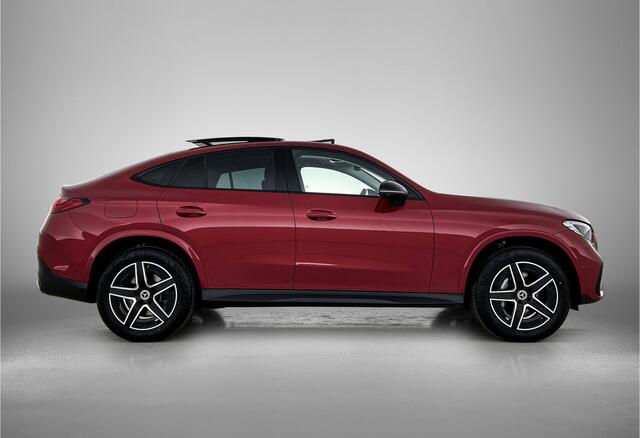 Mercedes-Benz GLC Coup� 300 e 4MATIC AMG Nightpakket | Panoramadak | Trekhaak | Rijassistentiepack / Distronic | 360� Camera | Stuur en Stoelverwarming | Inclusief 