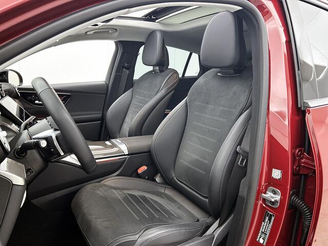 Mercedes-Benz GLC Coup� 300 e 4MATIC AMG Nightpakket | Panoramadak | Trekhaak | Rijassistentiepack / Distronic | 360� Camera | Stuur en Stoelverwarming | Inclusief 