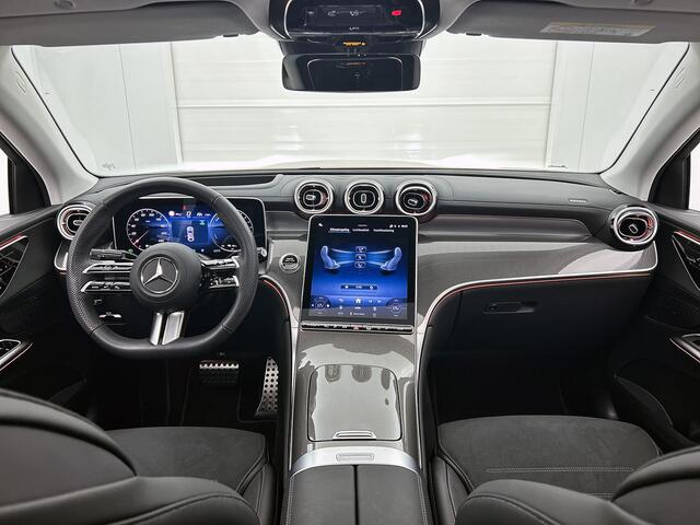 Mercedes-Benz GLC Coup� 300 e 4MATIC AMG Nightpakket | Panoramadak | Trekhaak | Rijassistentiepack / Distronic | 360� Camera | Stuur en Stoelverwarming | Inclusief 