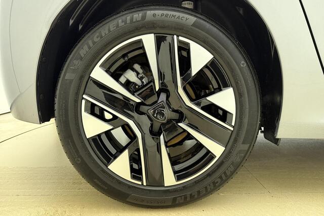 Peugeot 208 1.2 PureTech 100pk Allure | Navigatie | Camera | Climate control | Cruise control | Carplay | DAB | Lichtmetalen velgen | Parkeersensoren