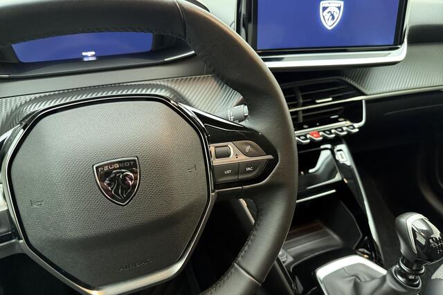 Peugeot 208 1.2 PureTech 100pk Allure | Navigatie | Camera | Climate control | Cruise control | Carplay | DAB | Lichtmetalen velgen | Parkeersensoren