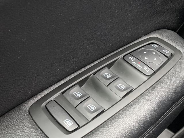 Renault Megane Estate 1.3 TCe Bose | Automaat | Achteruitrijcamera | Bose audiosysteem | BLIS |