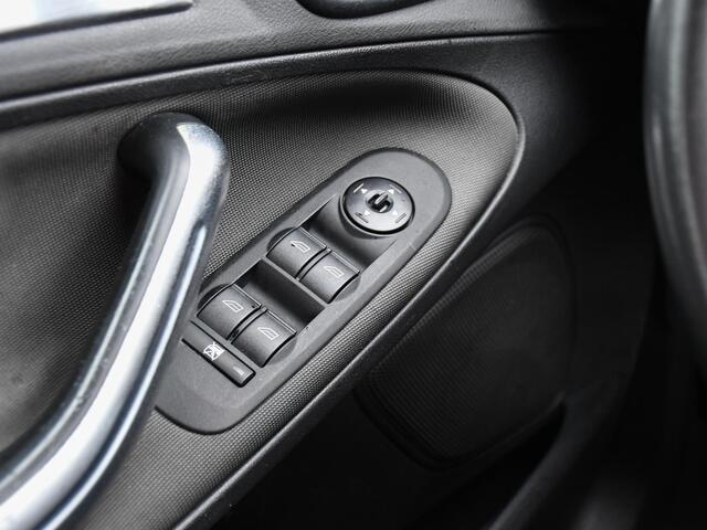 Ford S-MAX 2.0-16V VERWARMDE VOORRUIT/ CRUISE CONTROL