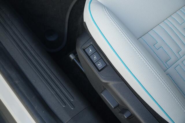 Fiat 600 1.2 Hybrid 145 PK La Prima | Navi | Camera | Carplay