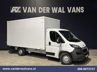 PEUGEOT BOXER 2.2 BlueHDi 141pk Bakwagen 436cm Lang Laadklep Euro6 Airco | Cruisecontrol | 1055kg laadvermogen Bijrijdersbank
