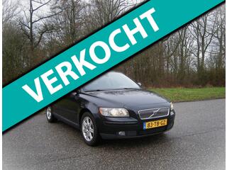 VOLVO V50 2.4 Edition II . AUTOMAAT . Airco . Cruiscontrol . Trekhaak . enz