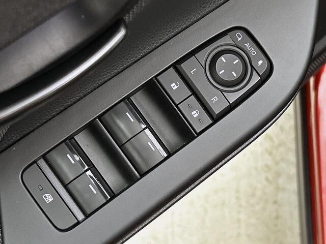 Toyota C-HR 1.8 Hybrid 140 First Edition | Navigatie | Elektr. achterklep | Blindspot | Park. sensor V+A